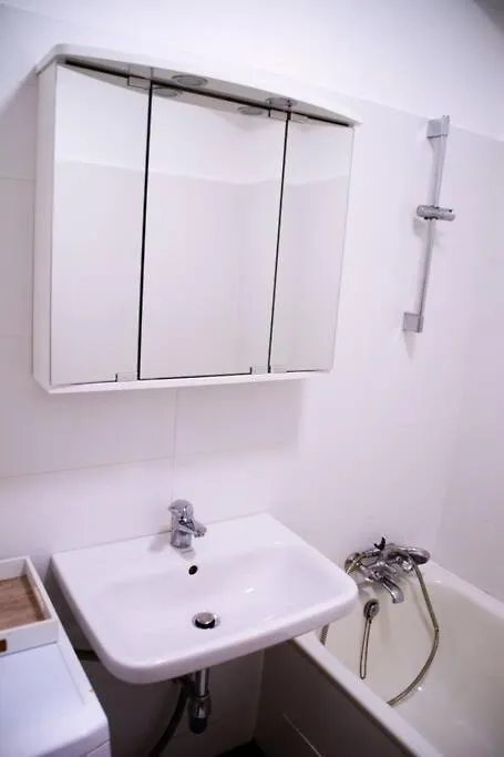 Apartment With Garden View In 1170 비엔나
